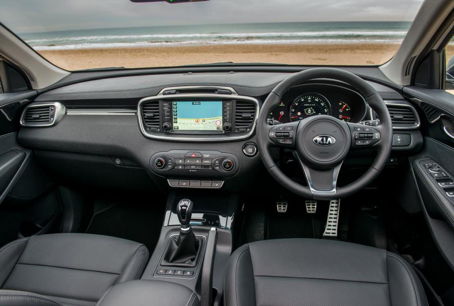 Торпедо Kia Sorento EcoDynamics (UM) 2015 года  (UK) (фото 35 из 40)